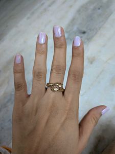 Unique Hugging Hands Ring