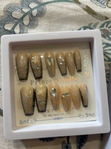 Chic Press-On Nails Set