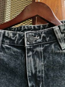 Distressed Wash Women's High rise Jeans