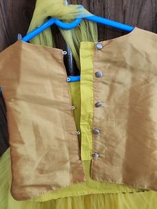 Yellow Lengha Girls (6- 7 Years)