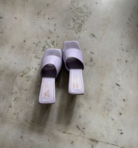 Chic Lavender Slide Sandals