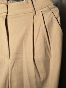 🆕H&amp;M Light Beige Pleated Trousers
