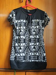 Stylish Geometric Print Top