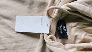H&amp;M  Beige SpongeBob Oversized Hoodie