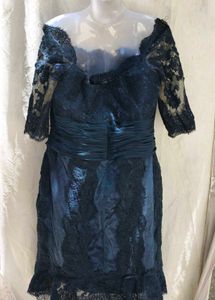 3J6. Elegant Navy Lace Dress