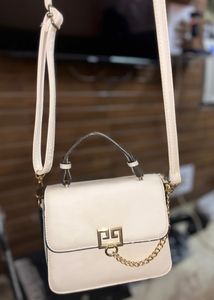 Off White Sling Bag 💼