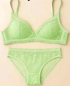 Lace Bra and Panty Set