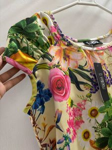 Floral Print Sheath Dress w/ cutout back