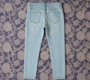 Light Wash High-Waist Skinny Fit Jeans