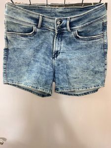 Stylish Acid Wash Denim Shorts with 2 buttons