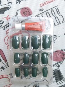 12 Nails With Glue