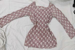 Straight kurta with flared sleeves and corset back