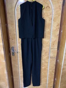Globus Sleeveless Black Jumpsuit