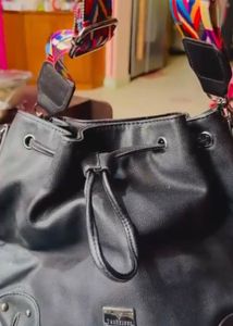Van Heusen - Bucket Handbag + Freebie