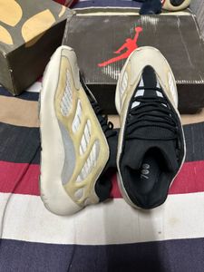 Yeezy Boost 700