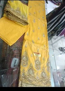 yello dress