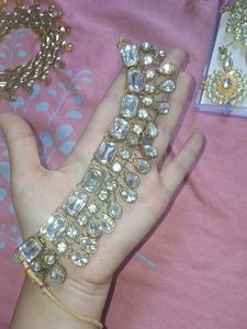 Stunning Statement Necklace with Crystals