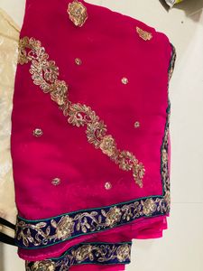 Designer Saari