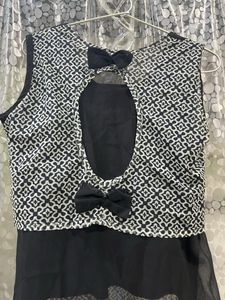 Stylish Black &amp; White Geometric Tunic Top