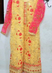 Kurti &amp; Dupatta Beautiful Embroidered...☺️
