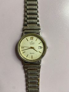 Classic Titan Quartz Watch