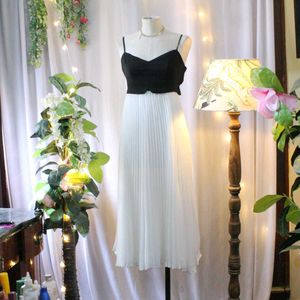 clearance sale ✨️Elegant Black & White Dress
