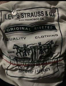 Levis Black stright fit jean
