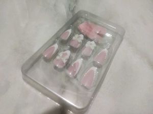 Elegant French Tip Press-On Nails