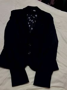 Chic Black Blazer with Bow Lining