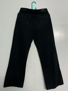 Classic Black Wide-Leg Jeans