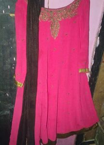 Elegant pink gaun silk