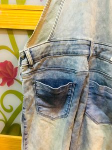 High Quality Dungaree For Ladies Small In Size