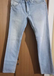 Light Wash Relaxed Fit Jeans