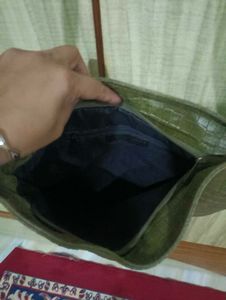 Stylish Green Croc Embossed Messenger Bag