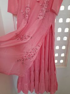 Elegant Pink Embroidered Kurta