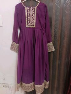 Elegant Purple Embroidered Kurta Set L size
