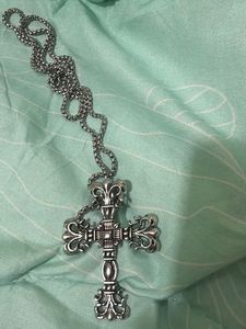 Stylish Silver Cross Pendant Necklace