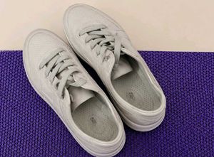 Unisex White Rubber Sneakers |Lace-Up Shoes