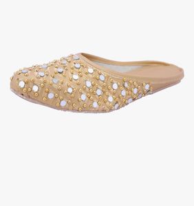 Embellished Juttis/Mojaris