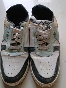 Kroos White &amp; Black Sneakers