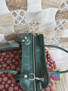 Stylish Green Leather Handbag