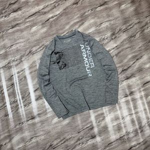Under Armour Long Sleeve T-Shirt
