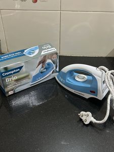 New-Crompton Brio Dry Iron