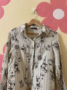 Chic Floral Print Button-Up Shirt