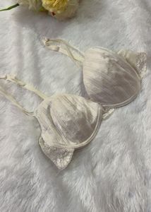 Delicate Lace Trimmed Padded Bra