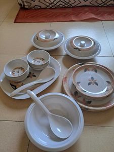 32 piece melamine set