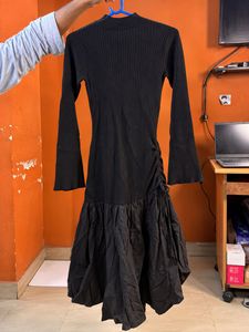 Elegant Black Ribbed Dress