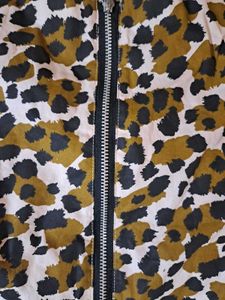 Leopard Print Puff Sleeve Top