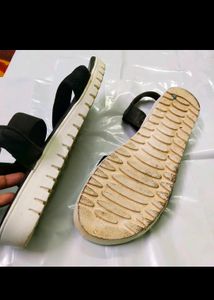 JET bLACK SANDLE