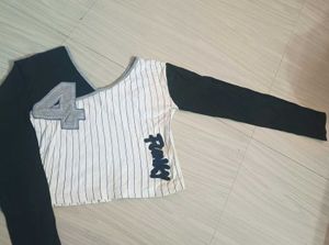 V Neck Full Sleeves Crop T-shirt